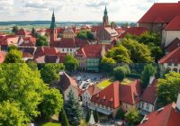 Kazimierz Dolny blisko rynku czy poza centrum – jak wybrać najlepszą lokalizację na pobyt i zwiedzanie?